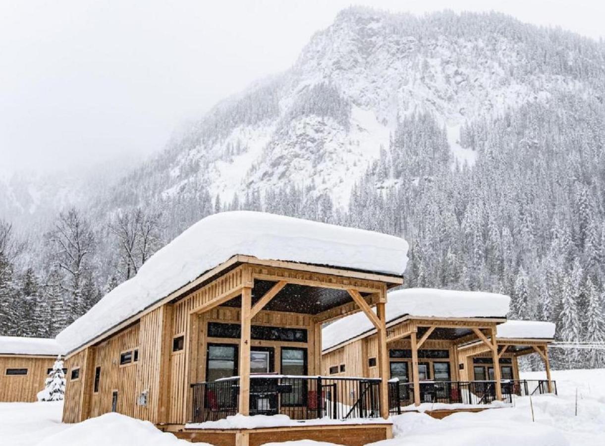 Boulder Mountain Resort Revelstoke Exterior photo