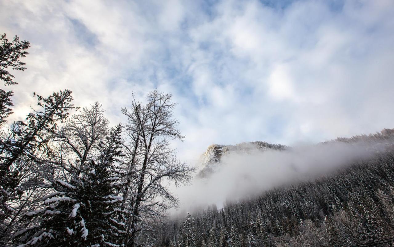 Boulder Mountain Resort Revelstoke Exterior photo