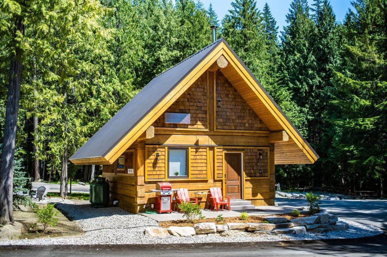 Boulder Mountain Resort Revelstoke Exterior photo