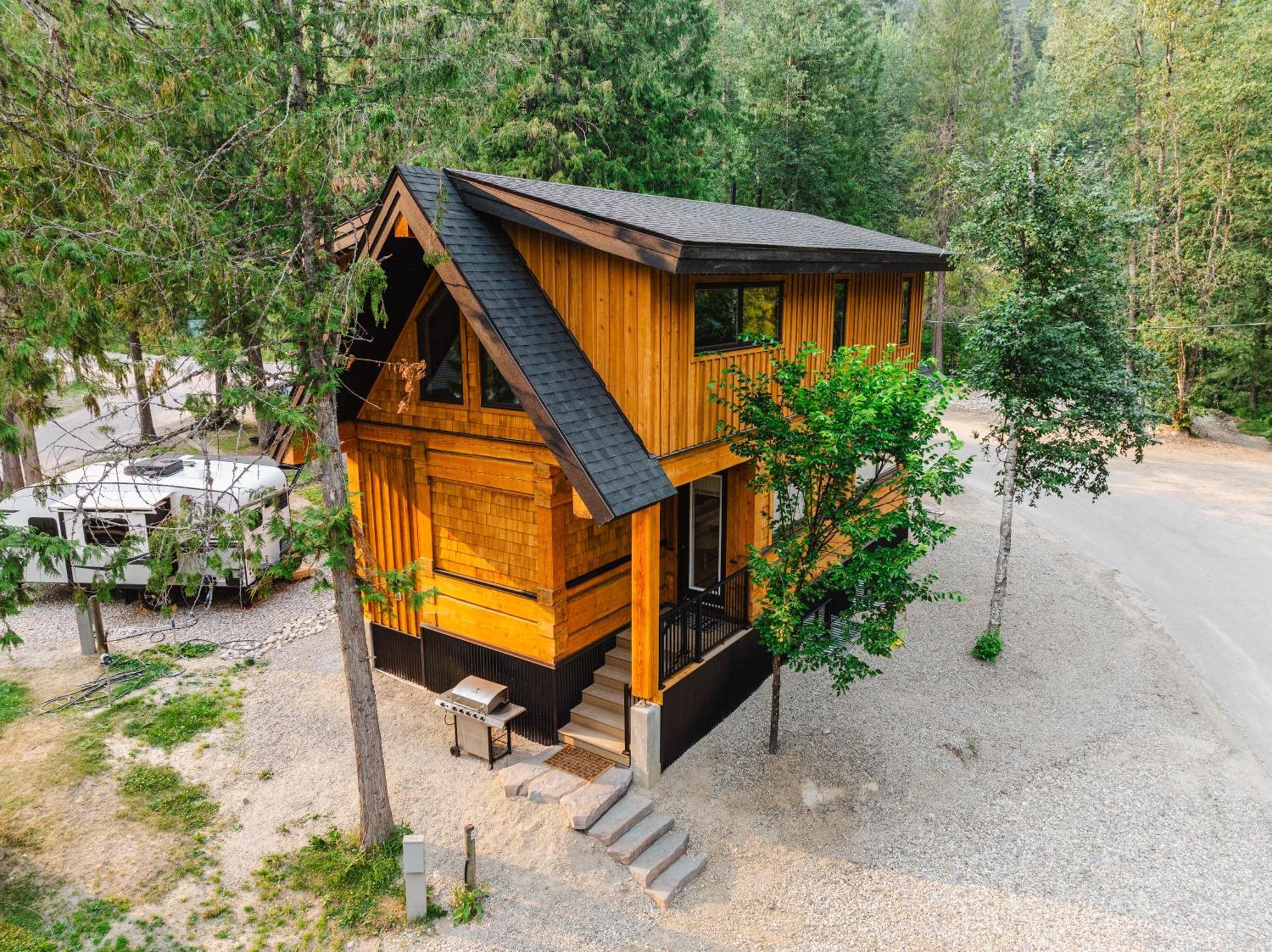 Boulder Mountain Resort Revelstoke Exterior photo